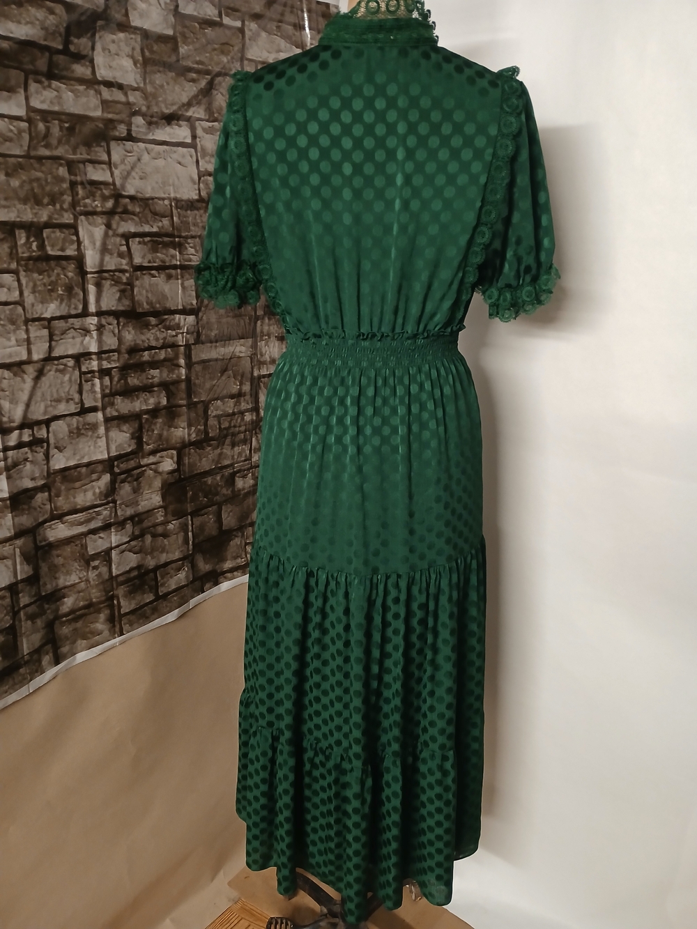 Max Studio Emerald Green Textured Maxi Dress with Lace Trim - Picture 7 of 9